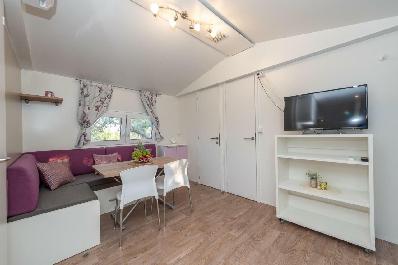 Camp Port 4*